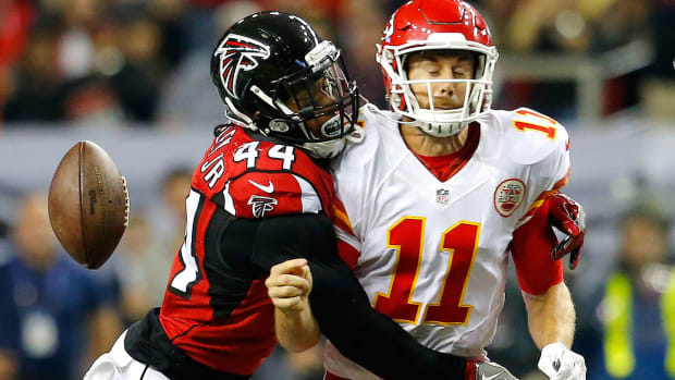 vic-beasley-falcons-dwight-freeney-von-miller.jpg